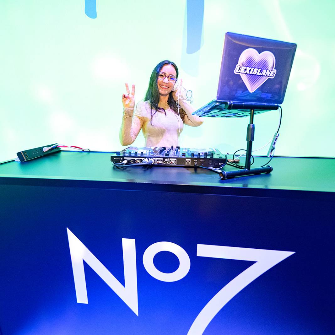 Premier Events - Fully Integrated Full Service Event Agency - Elizabeth Banks No. 7